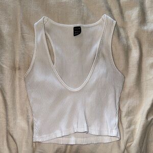 White ribbed scoop neck cropped tank